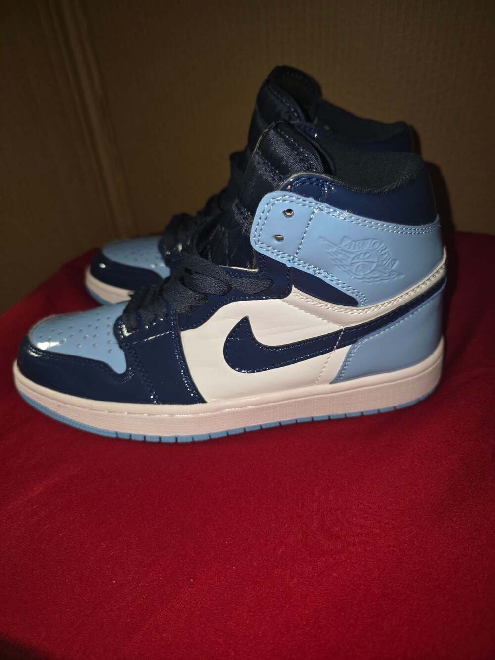Air Jordan 1 Retro High OG 'UNC Patent' Women's Sneakers